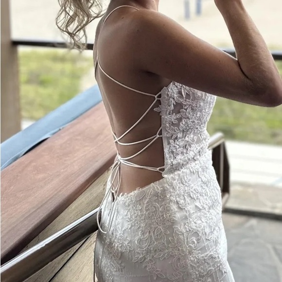 NWT Wonderstruck White Glitter Lace-Up Embroidered Lace Maxi Dress - Picture 6 of 12